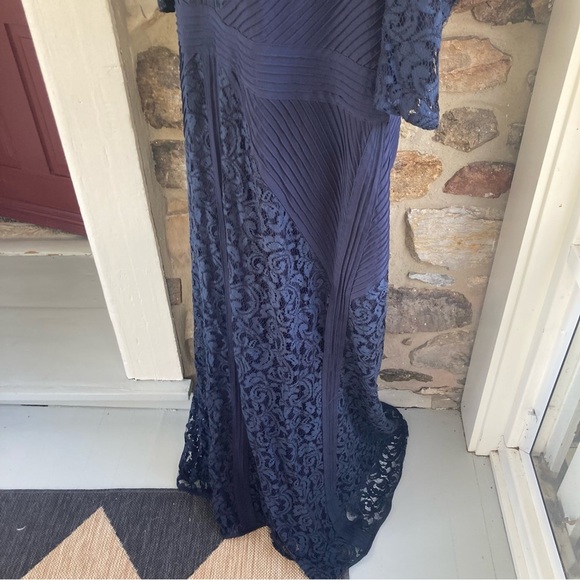 Tadashi Shoji Too Deep Blue Lace V Neck short Sleeve Maxi Dress 22Q - Picture 7 of 13